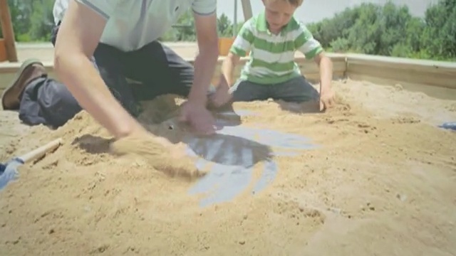 Video Reference N1: sand, soil, play, floor