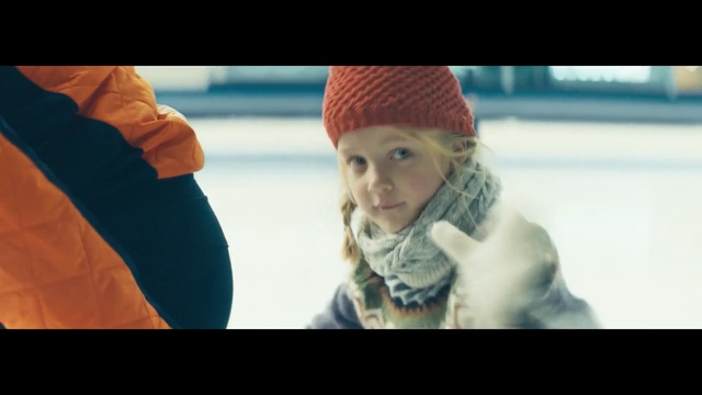 Video Reference N5: blue, fun, cap, headgear, girl, human, winter, beanie, ice, screenshot