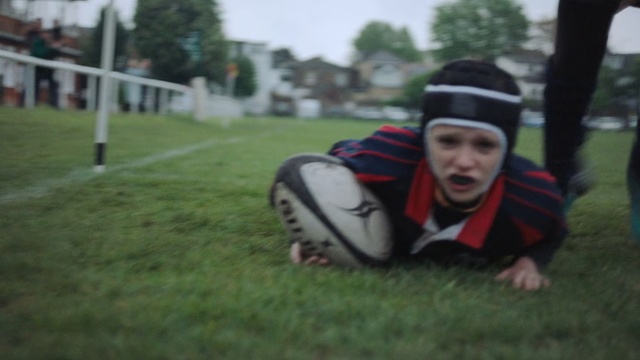 Video Reference N0: Grass, Player, Fun, Lawn, Rugby, Sports training, Headgear, Recreation, Photography, Personal protective equipment