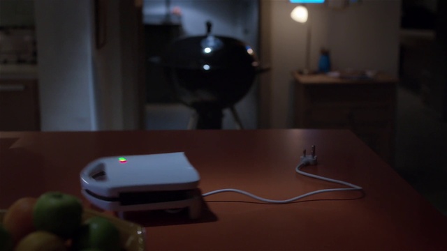 Video Reference N1: Gadget, Light, Electronic device, Technology, Electronics, Video game console