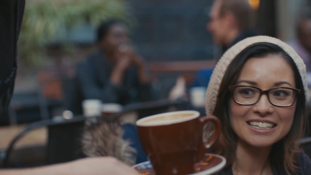 Video Reference N0: glasses, girl, vision care, drink, sunglasses, fun, eyewear, smile, product, Person