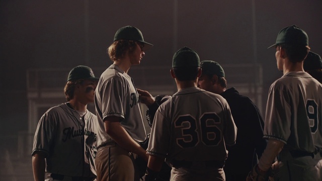 Video Reference N18: Team, Baseball, Team sport, Night, Competition event, Player, Uniform