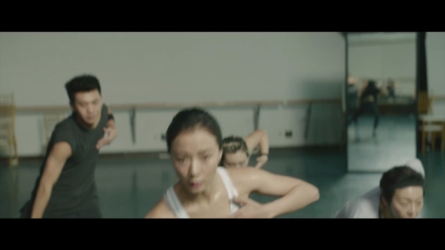 Video Reference N1: fun, snapshot, girl, muscle, leisure, arm, sport venue, screenshot, physical fitness, scene, Person
