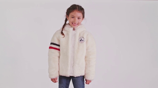 Video Reference N2: White, Clothing, Outerwear, Jacket, Hood, Beige, Sleeve, Coat, Child, Fur
