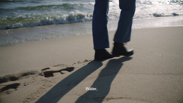 Video Reference N1: Shadow, Sand, Footwear, Leg, Shore, Walking, Shoe, Beach, Jeans, Human leg