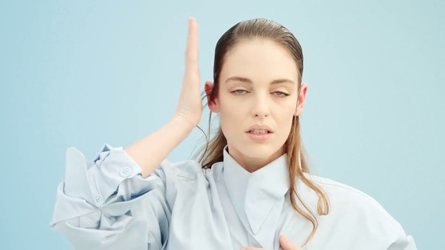 Video Reference N1: Hair, Skin, Forehead, Eyebrow, Chin, Gesture, Ear, Jaw, Temple, Neck