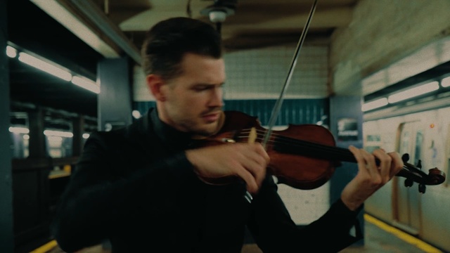 Video Reference N6: violin, bowed stringed instrument, stringed instrument, musical instrument
