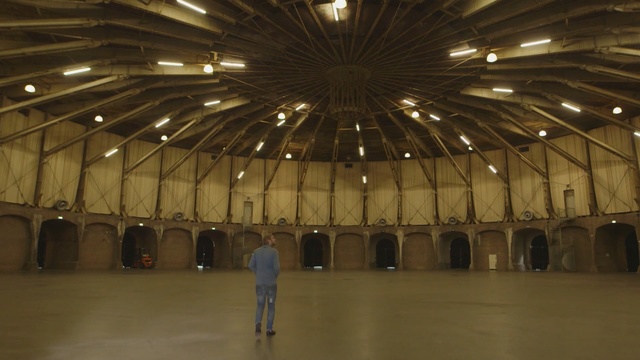 Video Reference N0: structure, ceiling, tourist attraction, symmetry, daylighting