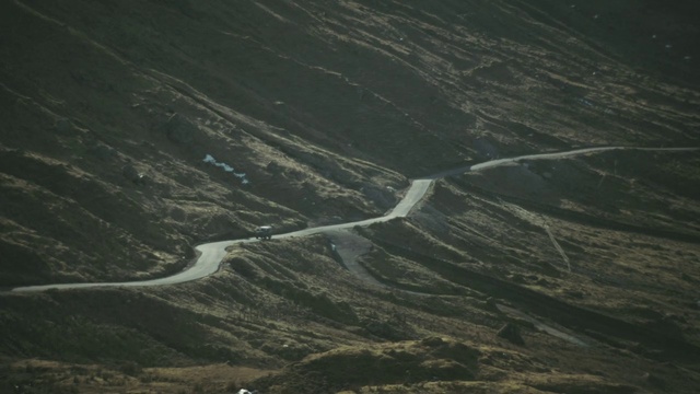 Video Reference N1: Mountain pass, Aerial photography, Geological phenomenon, Road, Braided river, Landscape