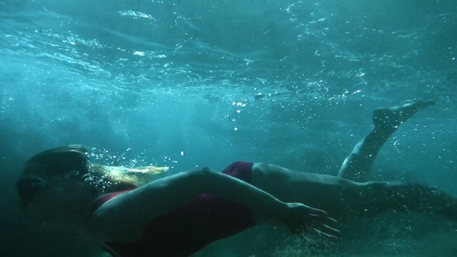 Video Reference N3: water, sea, underwater, swimming, ocean, freediving, snorkeling, marine biology, wave, organism