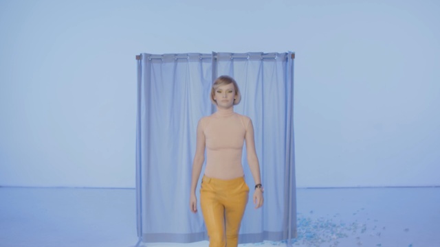 Video Reference N1: blue, shoulder, standing, summer, Person