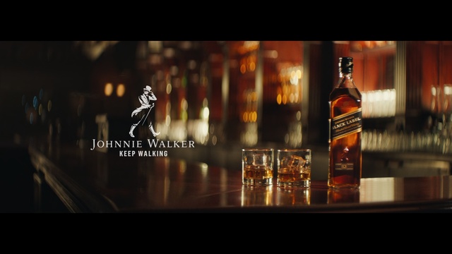Video Reference N0: Drink, Distilled beverage, Liqueur, Alcohol, Alcoholic beverage, Glass bottle, Whisky, Bottle, Scotch whisky, Blended whiskey