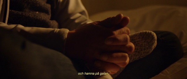 Video Reference N7: Finger, Hand, Brown, Arm, Gesture, Thumb, Font, Photography, Foot, Nail