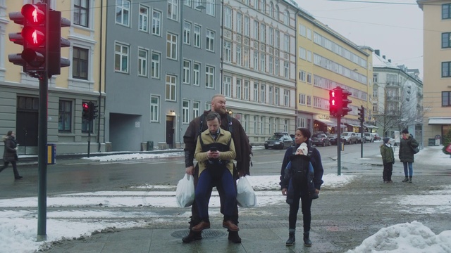 Video Reference N0: Pedestrian, Street, Snow, Winter, Downtown, City