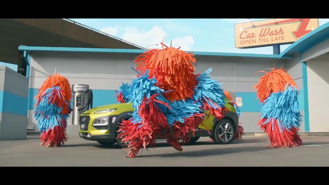Video Reference N1: Piñata, Transport, Carnival, Car, Automotive cleaning, Vehicle, Art, Person