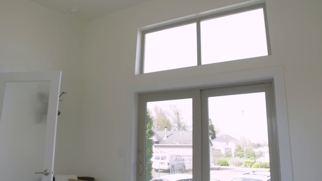 Video Reference N2: window, property, room, home, ceiling, wall, daylighting, sash window, real estate, interior design