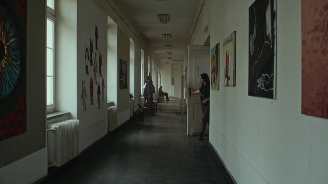 Video Reference N1: Building, Room, Floor, Hall, Architecture, Tourist attraction, Black-and-white, Visual arts, Interior design, Flooring