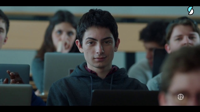 Video Reference N2: Youth, Student, Fun, Technology, Adaptation, Room, Photography, Electronic device, Conversation, Screenshot