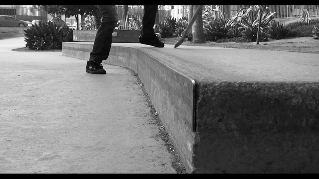 Video Reference N0: White, Black, Photograph, Black-and-white, Monochrome photography, Footwear, Snapshot, Public space, Monochrome, Leg