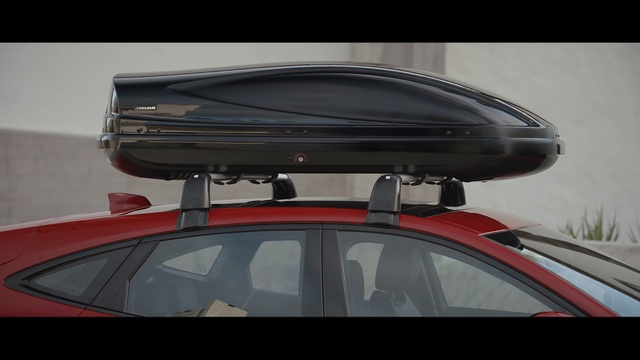 Video Reference N1: Automotive exterior, Vehicle, Roof rack, Automotive luggage rack, Automotive carrying rack, Auto part, Car, Luxury vehicle, Automotive design