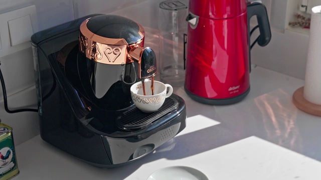 Video Reference N0: Small appliance, Home appliance, Drip coffee maker, Blender, Kitchen appliance