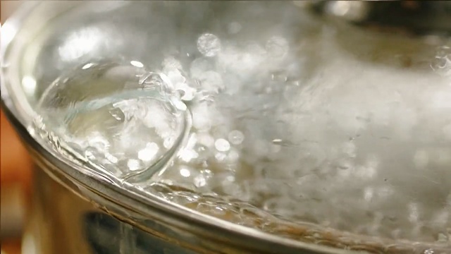 Video Reference N1: Water, Glass, Liquid bubble, Transparent material, Drink, Person