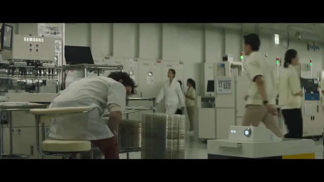 Video Reference N3: Snapshot, Room, Laboratory, Photography, Job, Uniform, Chemistry, White coat, Person