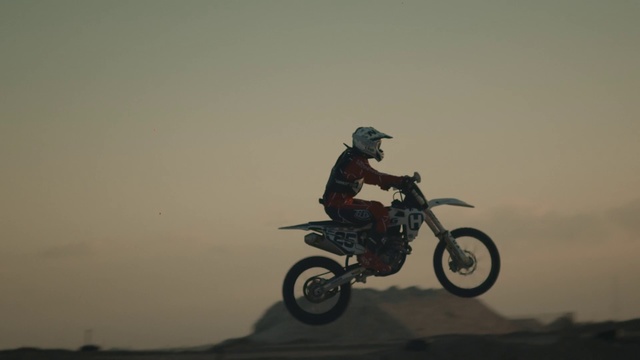 Video Reference N9: Freestyle motocross, Motocross, Vehicle, Extreme sport, Stunt performer, Motorcycle, Stunt, Motorcycle racing, Motorcycling, Racing