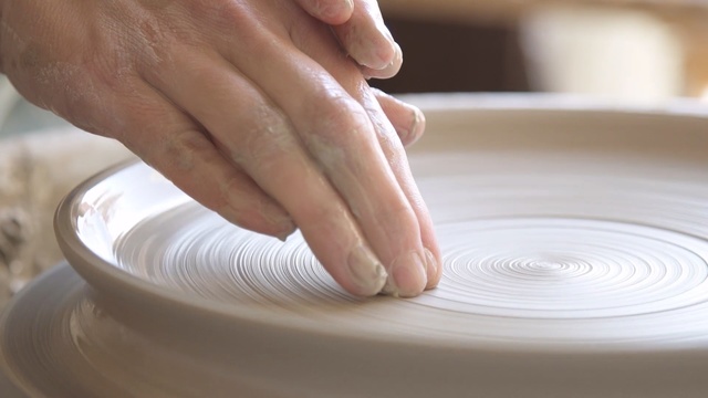 Video Reference N7: potter's wheel, hand, pottery, clay, dishware, tableware, finger, ceramic, material, nail