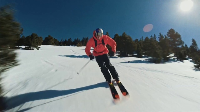 Video Reference N12: Skier, Snow, Ski, Skiing, Outdoor recreation, Ski Equipment, Recreation, Winter sport, Ski mountaineering, Ski pole