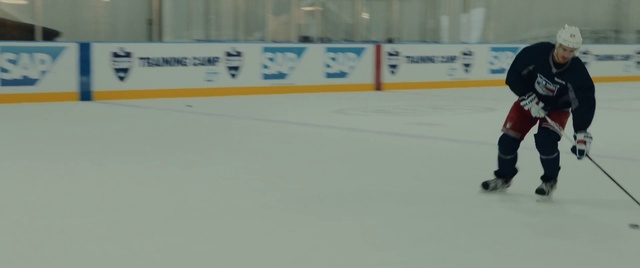 Video Reference N1: Sports, Ice rink, Skating, Ice skating, Team sport, Hockey, Player, Ice skate, Ice hockey, Sports equipment