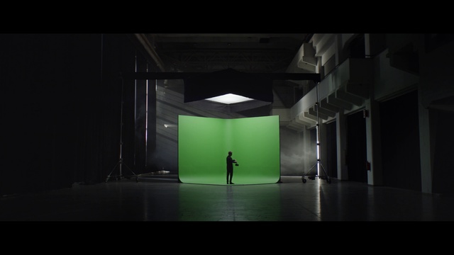 Video Reference N13: Light, Stage, Lighting, Darkness, Architecture, Performance, Photography, Sport venue, Screenshot, Animation