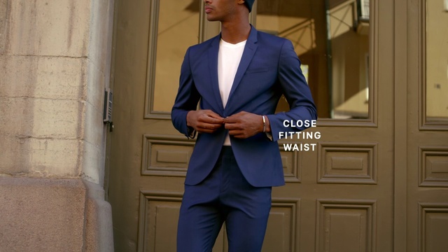 Video Reference N0: Suit, Clothing, Formal wear, Cobalt blue, Blazer, Tuxedo, Outerwear, Gentleman, White-collar worker, Electric blue, Person