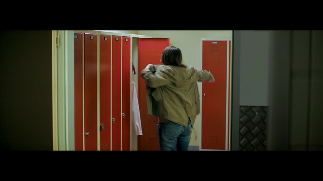 Video Reference N0: Standing, Red, Snapshot, Arm, Wall, Shoulder, Human, Joint, Human body, Room