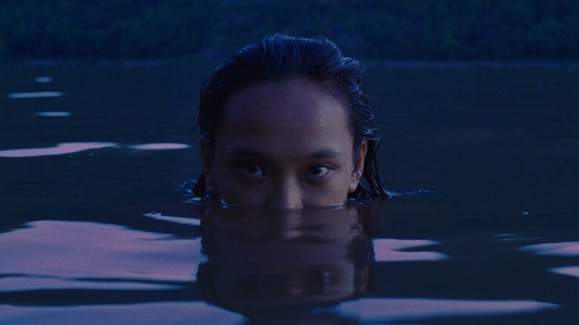 Video Reference N1: blue, water, face, person, reflection, fun, girl, darkness, underwater, human