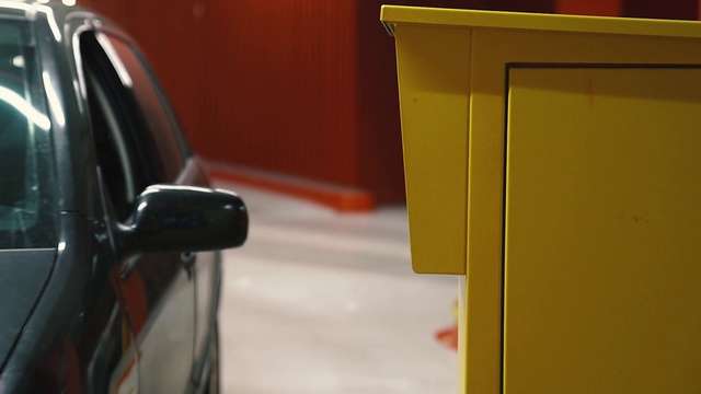 Video Reference N1: Yellow, Vehicle door, Red, Door handle, Room, Automotive exterior, Door, Furniture, Floor, Car