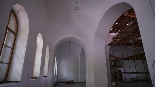 Video Reference N4: Arch, Architecture, Ceiling, Building, Vault, Crypt, Church, Place of worship, Arcade, Chapel