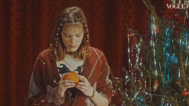 Video Reference N11: Lady, Nativity scene, Adaptation, Photography, Plant, Fawn, Long hair, Brown hair, Interior design, Person