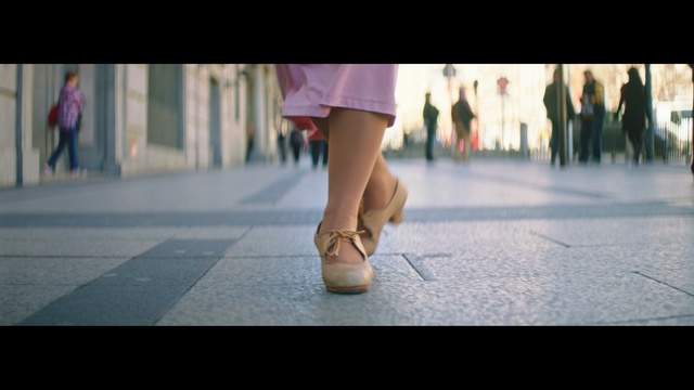 Video Reference N1: footwear, photograph, leg, shoe, girl, light, snapshot, human leg, photography, walking, Person