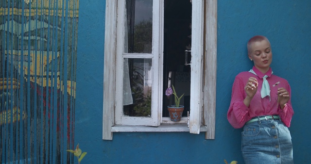 Video Reference N0: People, Window, Yellow, Pink, Door, Standing, Wall, Child, Adaptation, Room