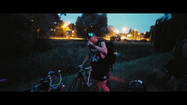 Video Reference N1: Darkness, Screenshot, Bicycle, Vehicle, Recreation, Midnight, Bicycle motocross, Photography, Performance, Bicycle accessory
