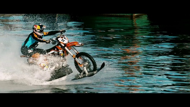 Video Reference N16: Enduro, Motocross, Vehicle, Extreme sport, Water, Freestyle motocross, Sports, Motorsport, Motorcycle racing, Recreation