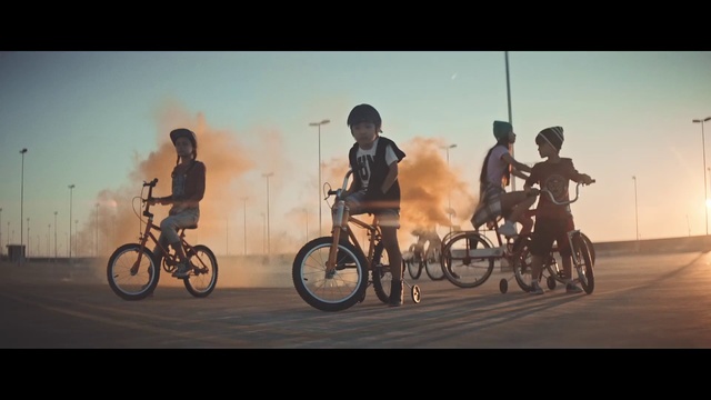 Video Reference N3: Bicycle, Cycle sport, Vehicle, Mode of transport, Freestyle bmx, Bicycle motocross, Cycling, Bmx bike, Flatland bmx, Human