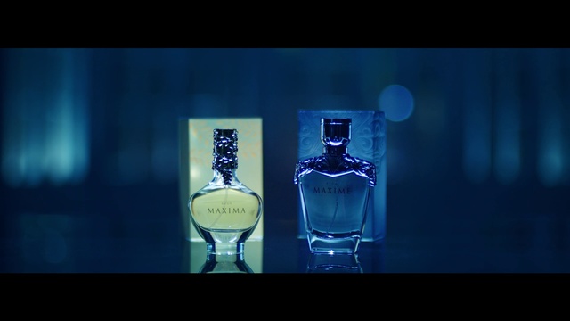 Video Reference N2: Perfume, Blue, Glass bottle, Still life photography, Bottle, Cobalt blue, Water, Glass, Liquid, Transparent material