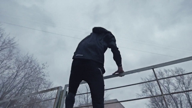 Video Reference N7: Roof, Snow, Sky, Standing, Tree, Winter, Cloud, Footwear, Photography, Roofer