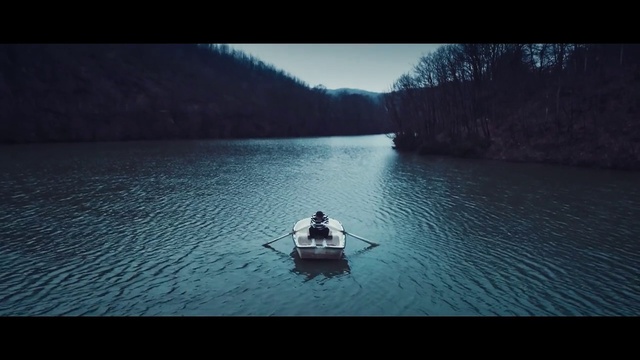 Video Reference N9: Nature, Water, Sky, Lake, Boating, Atmospheric phenomenon, Watercraft rowing, Wilderness, River, Calm