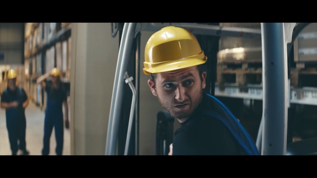 Video Reference N4: Hard hat, Personal protective equipment, Hat, Construction worker, Engineer, Headgear, Fashion accessory, Blue-collar worker, Helmet, Fictional character