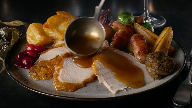 Video Reference N1: dish, food, full breakfast, cuisine, meal, appetizer, breakfast, brunch, animal source foods