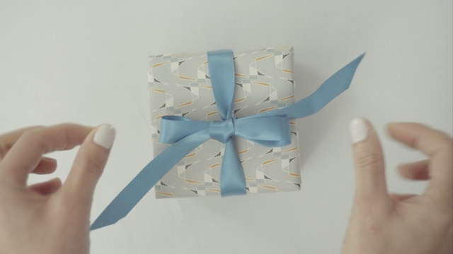 Video Reference N0: paper, ribbon