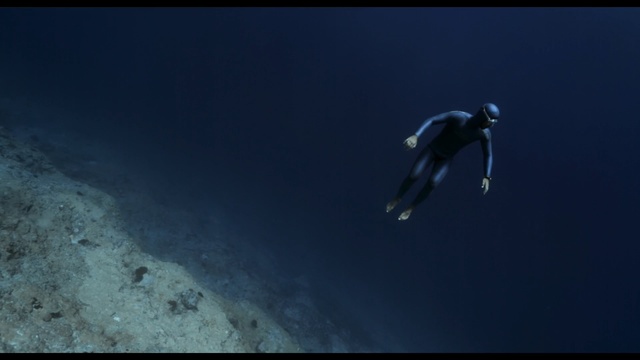 Video Reference N11: underwater diving, underwater, freediving, extreme sport, sky, atmosphere, water, diving, marine biology, scuba diving